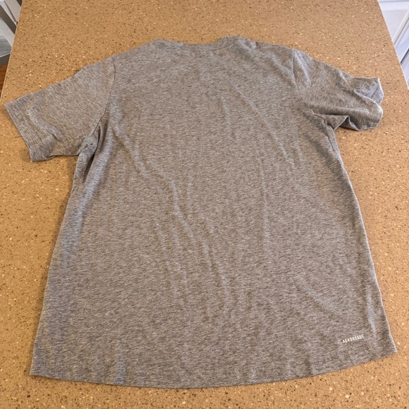 Adidas Gray T-Shirt XL aeroready - Picture 5 of 7